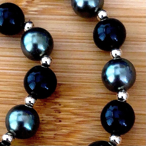 $172  14K Yellow Gold Clasp Estate Necklace with 14K Beads  Marked 14K DM 585 - Picture 2 of 6